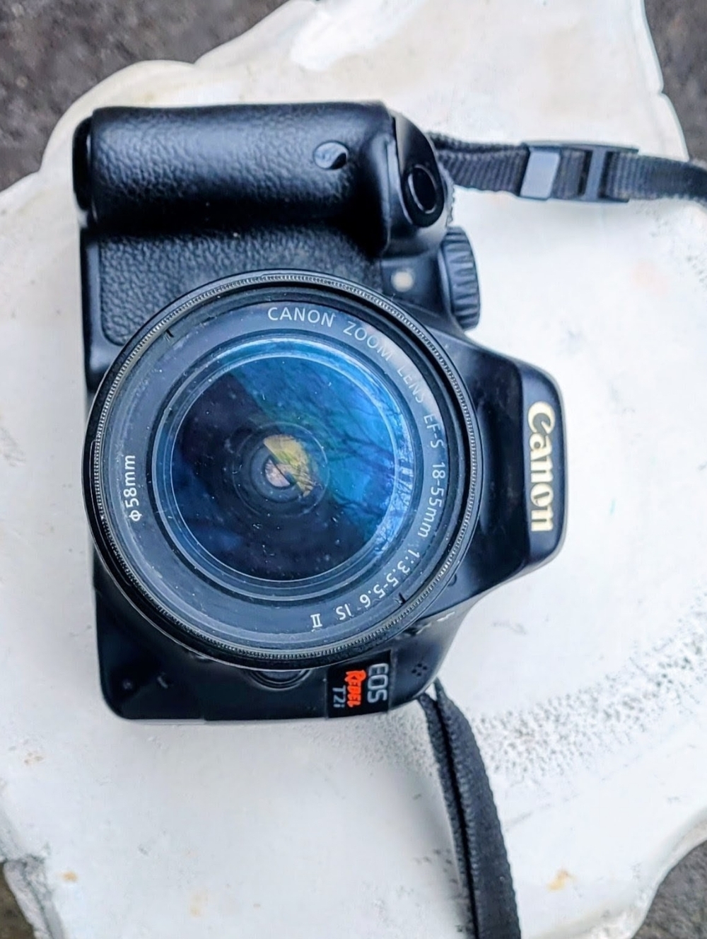 Canon Rebel T2i DSLR Camera Kit + Lens + 2 Batteries Tested - Picture 6 of 9
